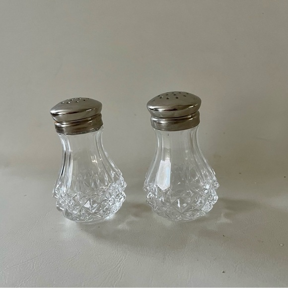 Crystal Salt and Pepper Shakers with Silver Tops - Picture 8 of 9